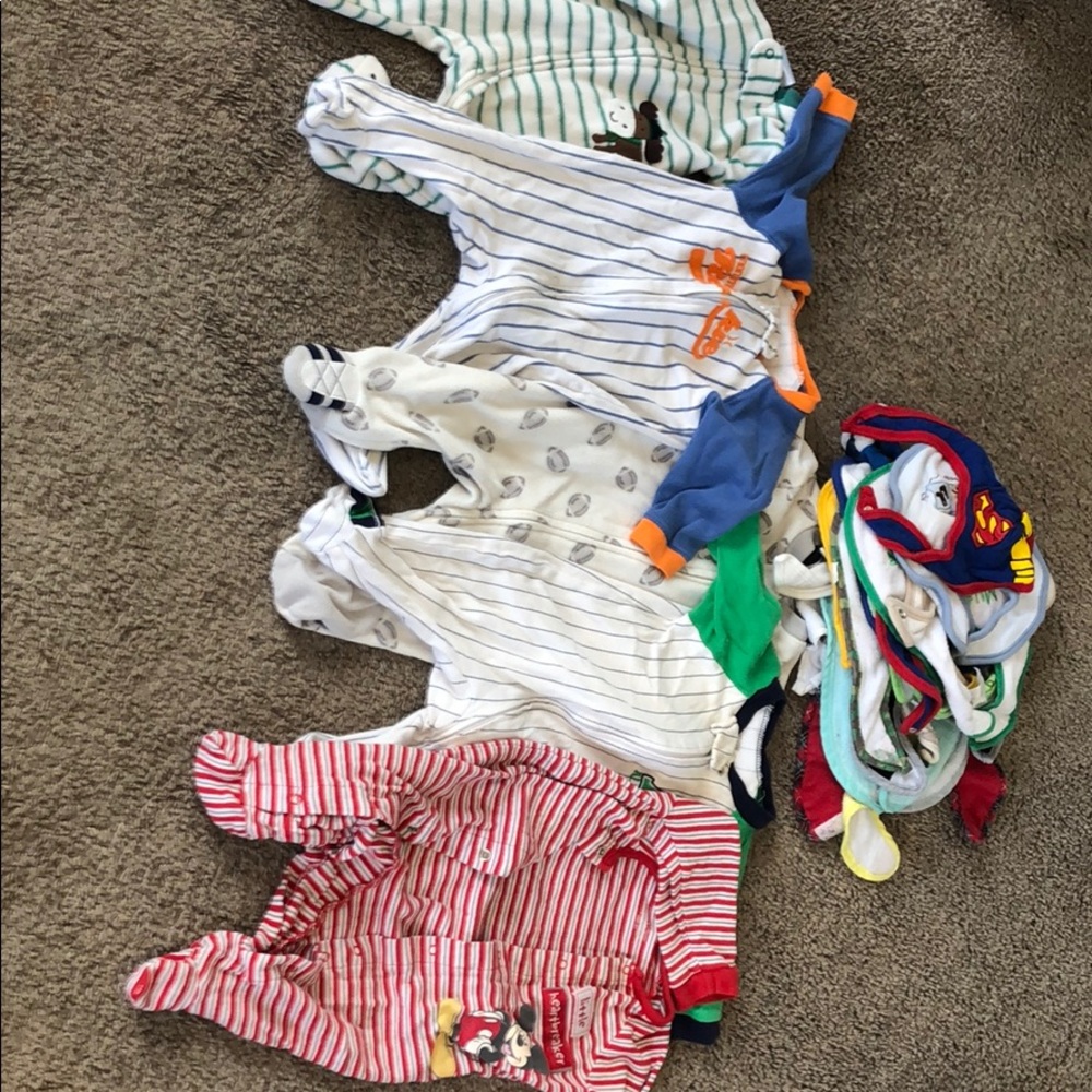 Sleeper and bib lot